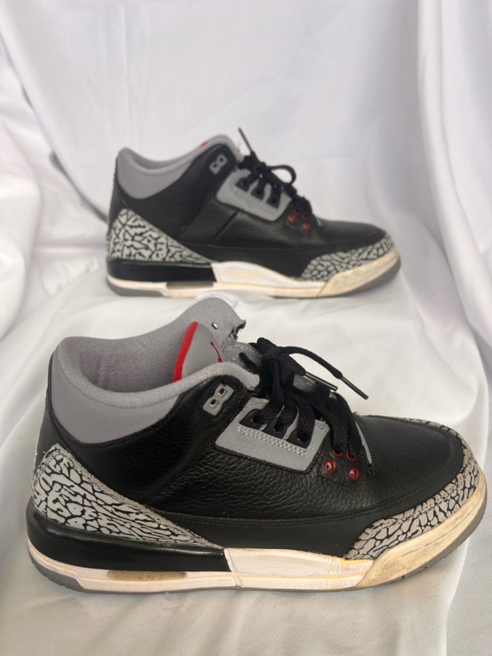 Air Jordan 3 black cement OG 2011 used